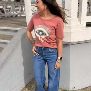 tee-shirt rose avec motif imprimé oeil