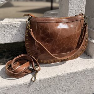 banane en cuir clouté avec sangle