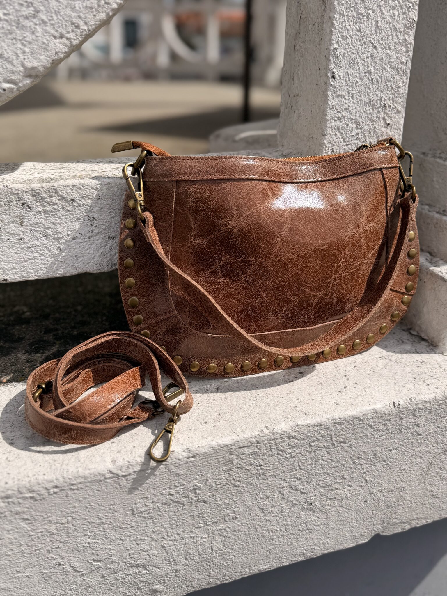 banane en cuir clouté avec sangle