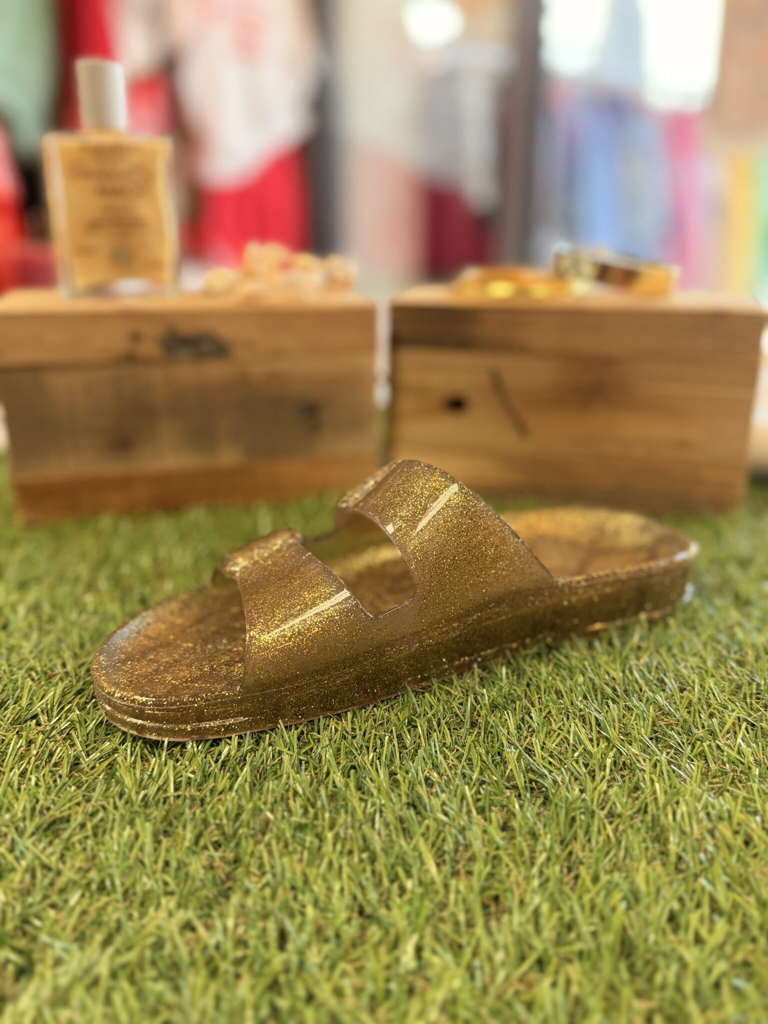 sandale pour femme à paillette dorée à doubles brides