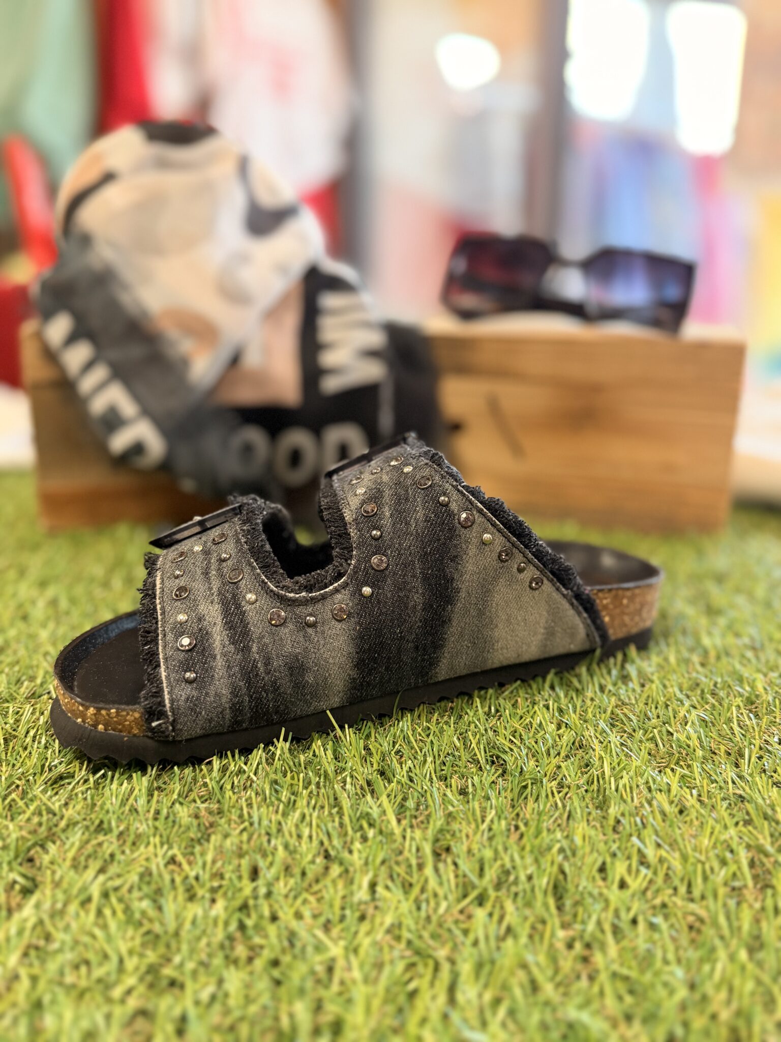 mule femme en jean noir à doubles brides